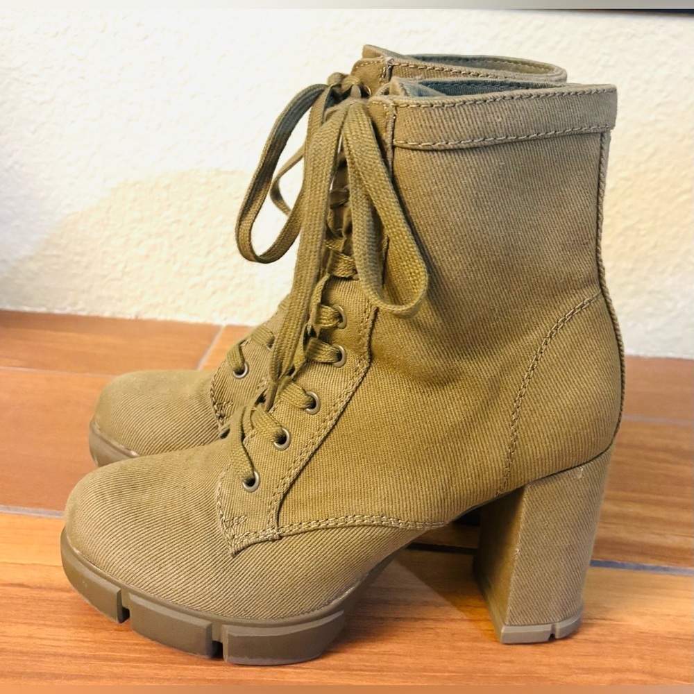 NWOB Esprit Women’s KENDRA Army Olive Green Platform Combat Ankle Boots Size: 8